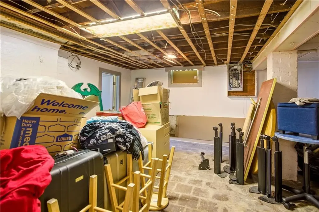 18 Harding Avenue Cranston RI 02905