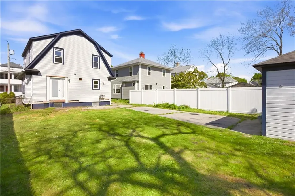 18 Harding Avenue Cranston RI 02905