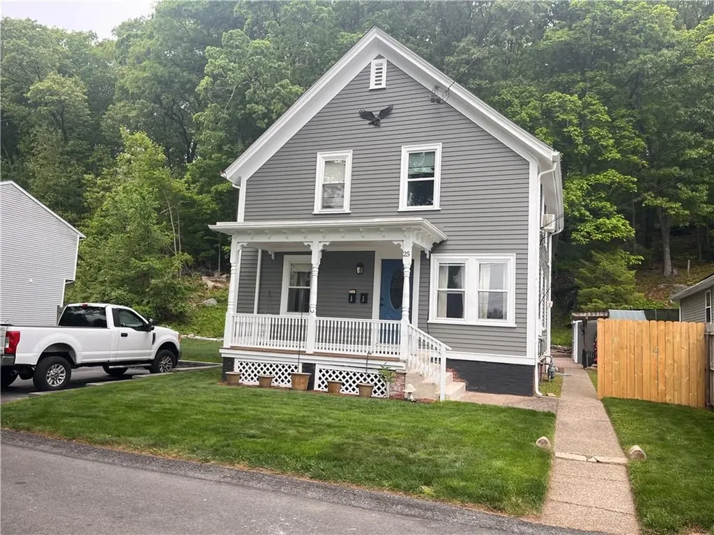 25 Earl Street Lincoln RI 02865