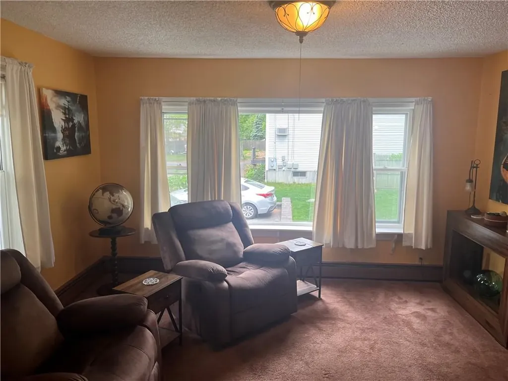 25 Earl Street Lincoln RI 02865