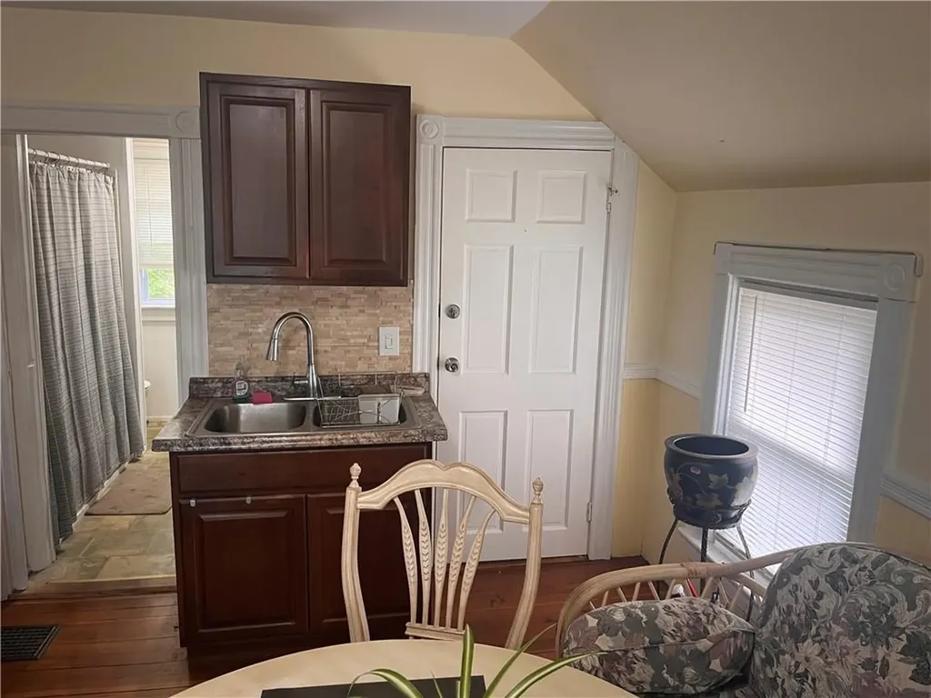 25 Earl Street Lincoln RI 02865