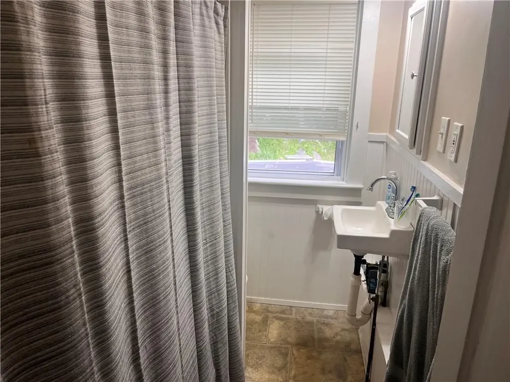 25 Earl Street Lincoln RI 02865