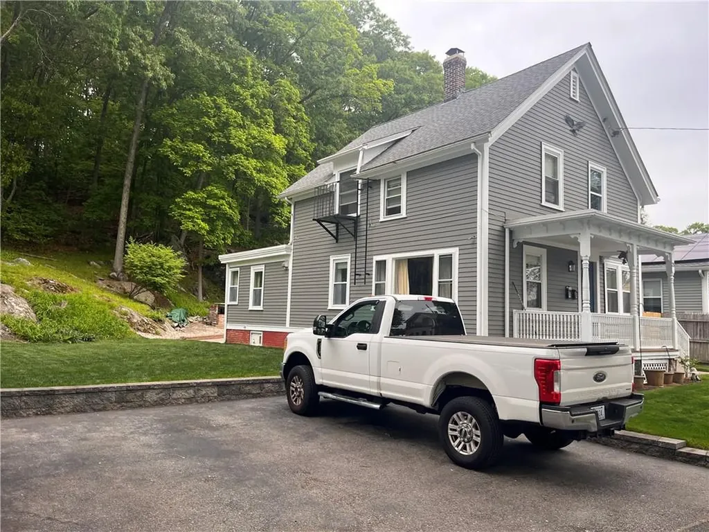 25 Earl Street Lincoln RI 02865