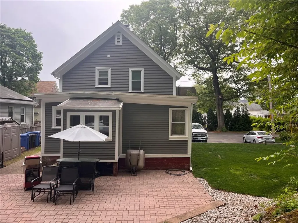25 Earl Street Lincoln RI 02865