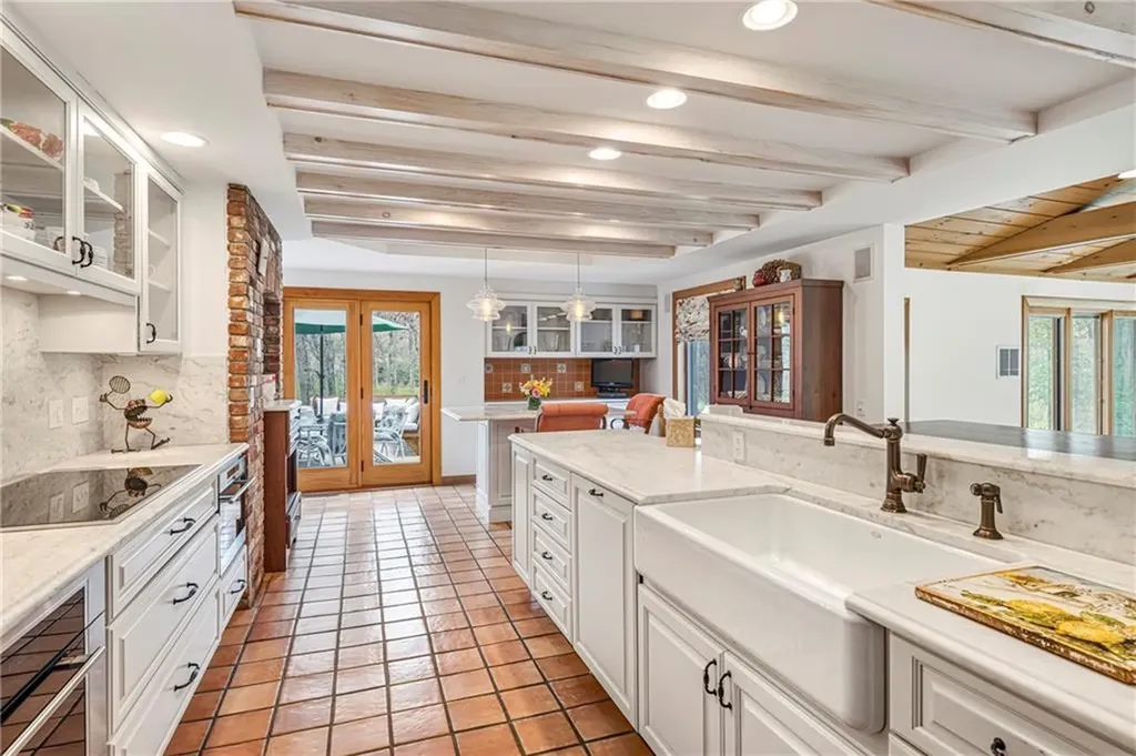 94 Howland Road Westport MA 02790
