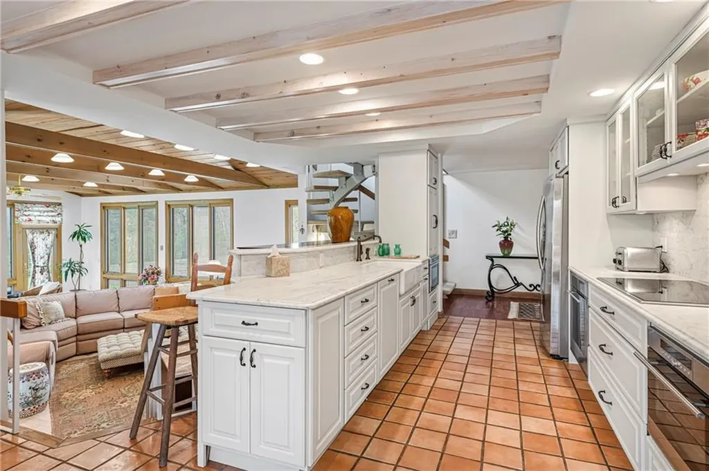 94 Howland Road Westport MA 02790