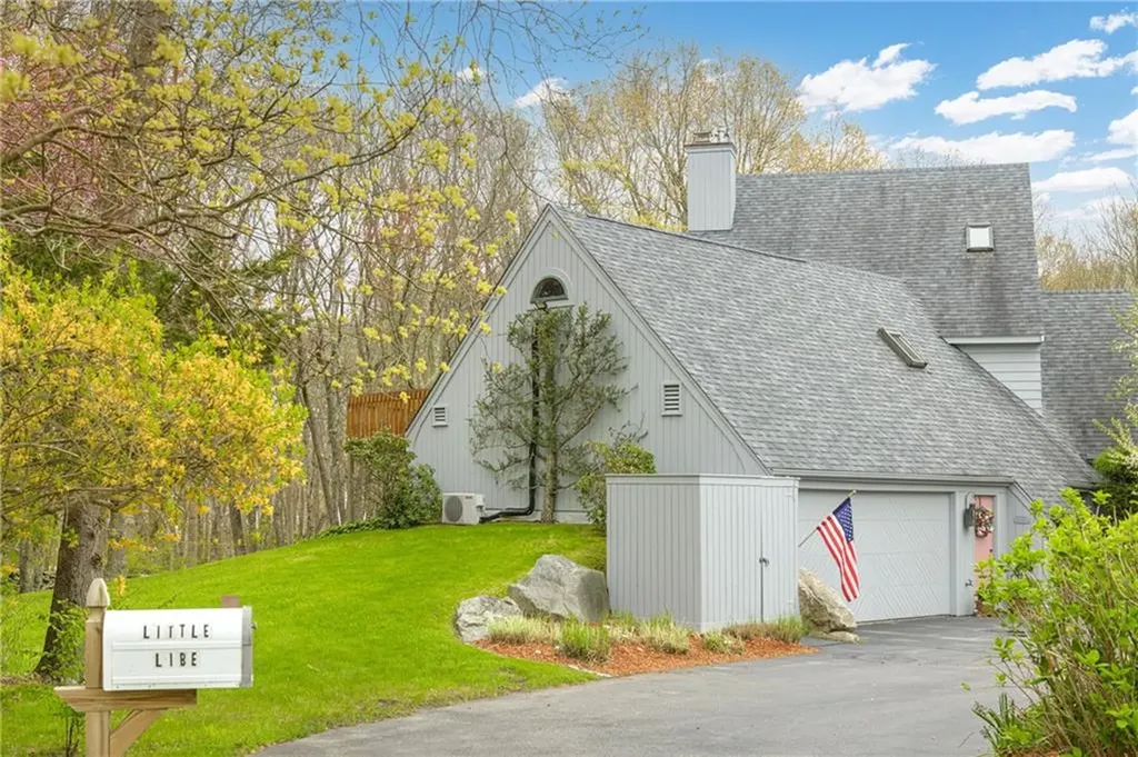 94 Howland Road Westport MA 02790