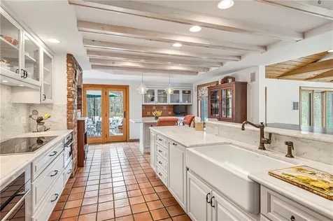 94 Howland Road Westport MA 02790