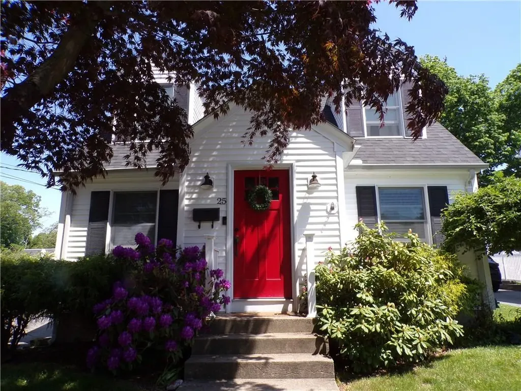 25 Farm Street Cranston RI 02920