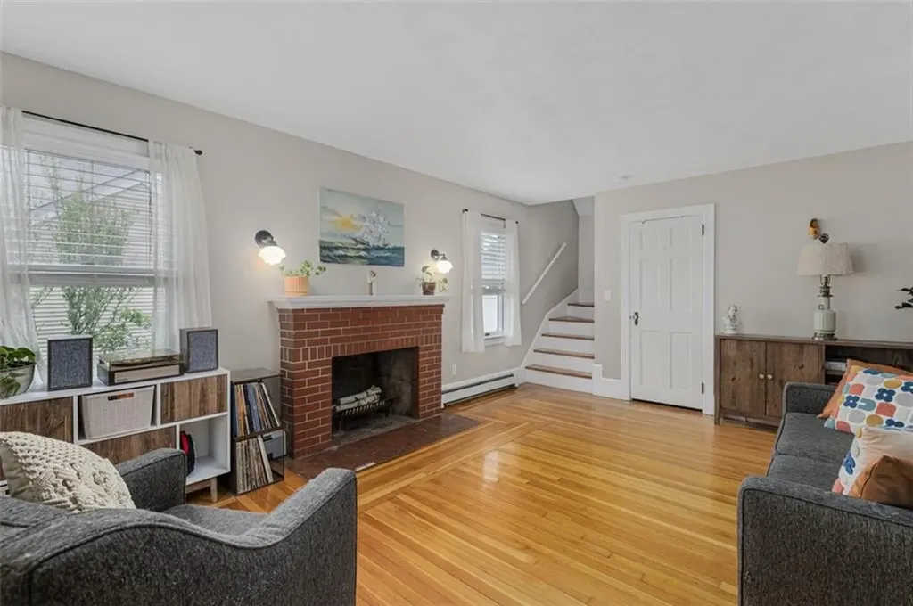 25 Farm Street Cranston RI 02920