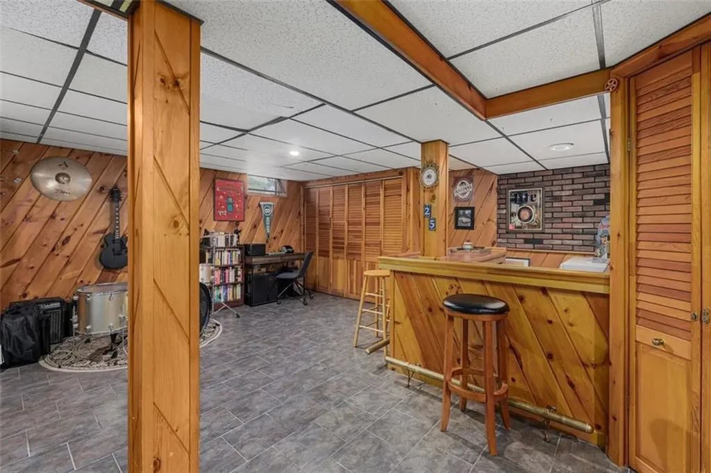 25 Farm Street Cranston RI 02920
