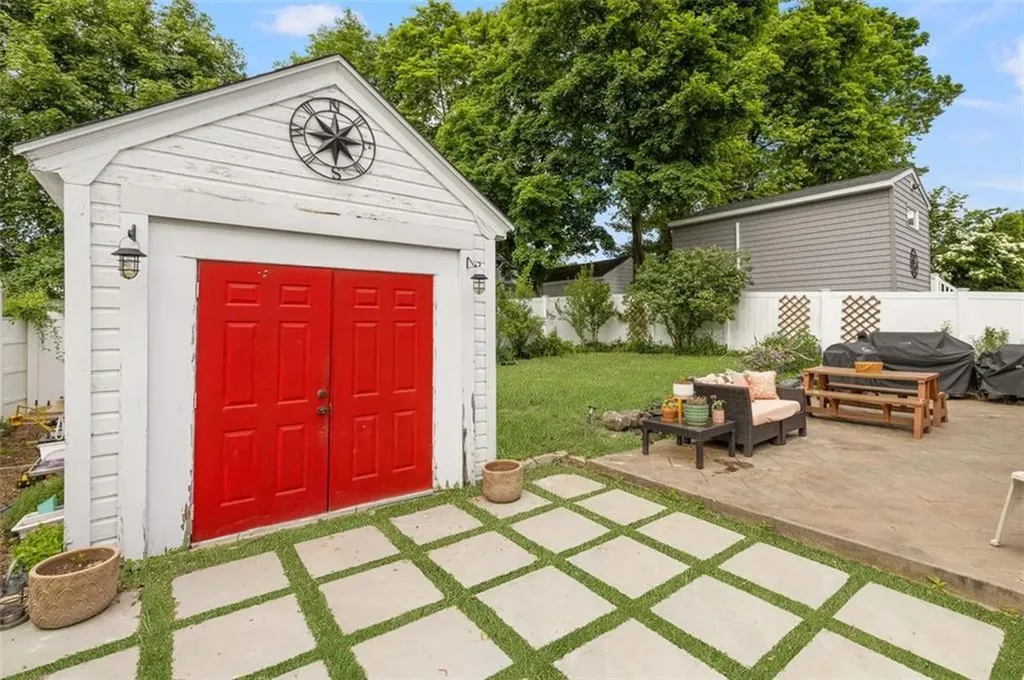 25 Farm Street Cranston RI 02920