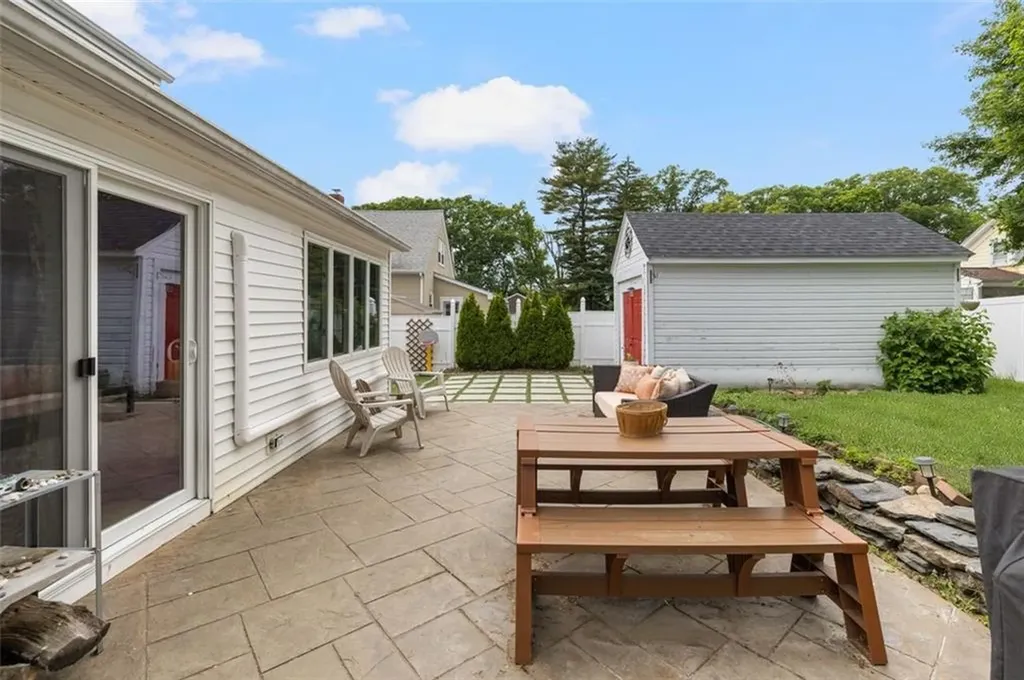25 Farm Street Cranston RI 02920