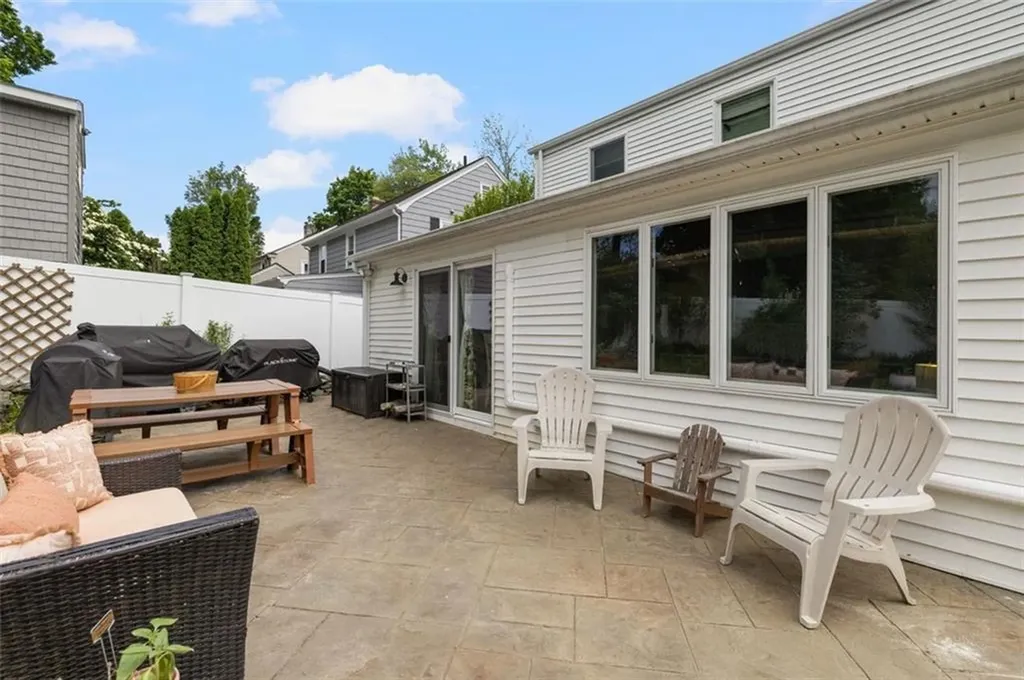 25 Farm Street Cranston RI 02920
