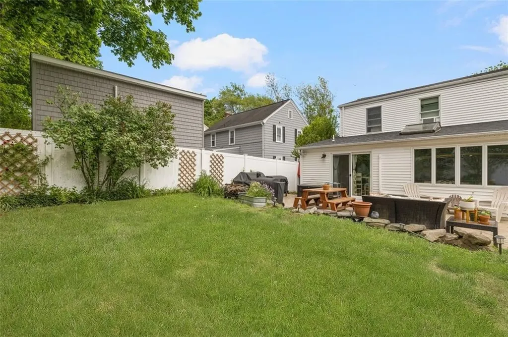 25 Farm Street Cranston RI 02920