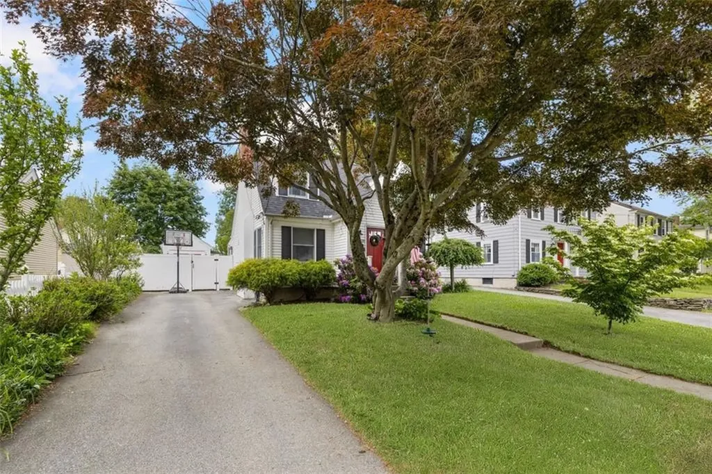 25 Farm Street Cranston RI 02920