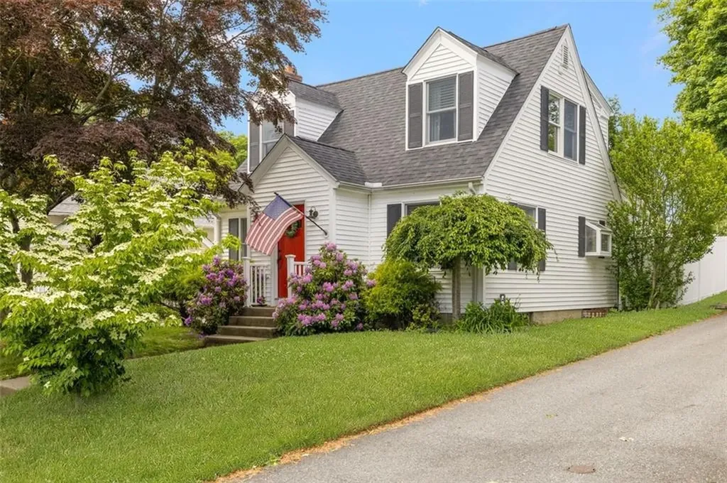25 Farm Street Cranston RI 02920