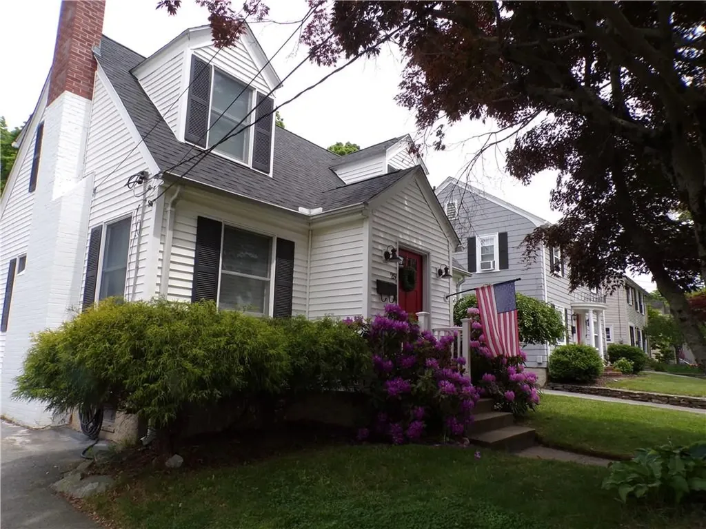 25 Farm Street Cranston RI 02920