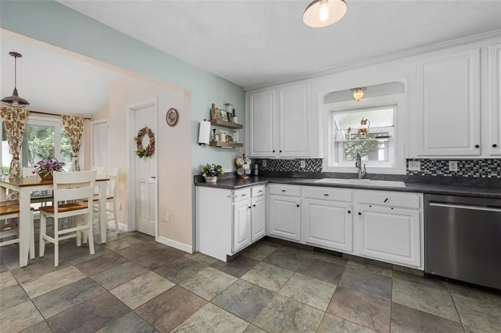 25 Farm Street Cranston RI 02920