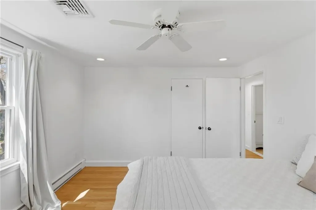 9 Tophill Circle Cranston RI 02920