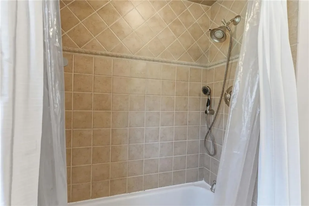 9 Tophill Circle Cranston RI 02920