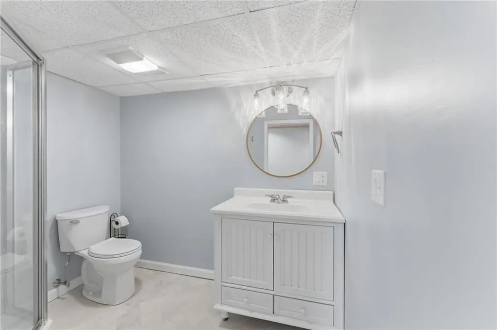 9 Tophill Circle Cranston RI 02920