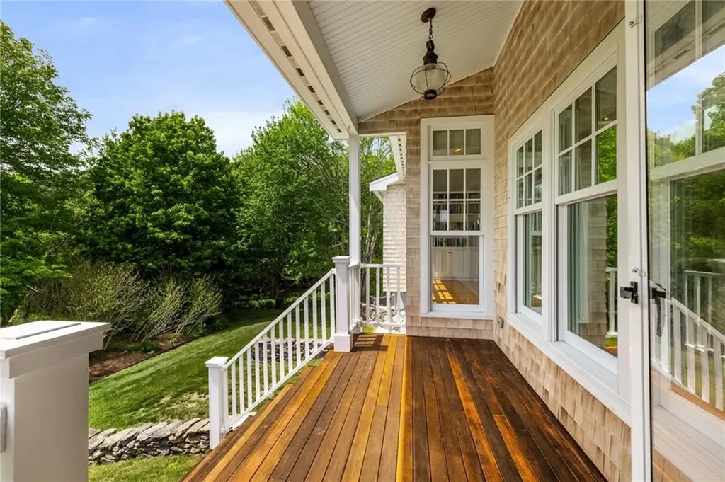 6 Moorings Way Little Compton RI 02837