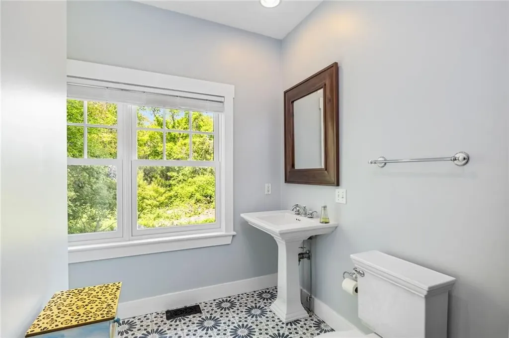 6 Moorings Way Little Compton RI 02837