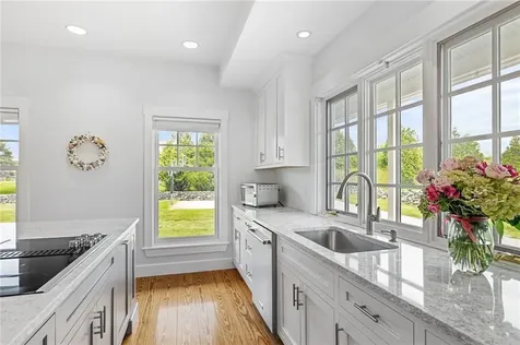 6 Moorings Way Little Compton RI 02837