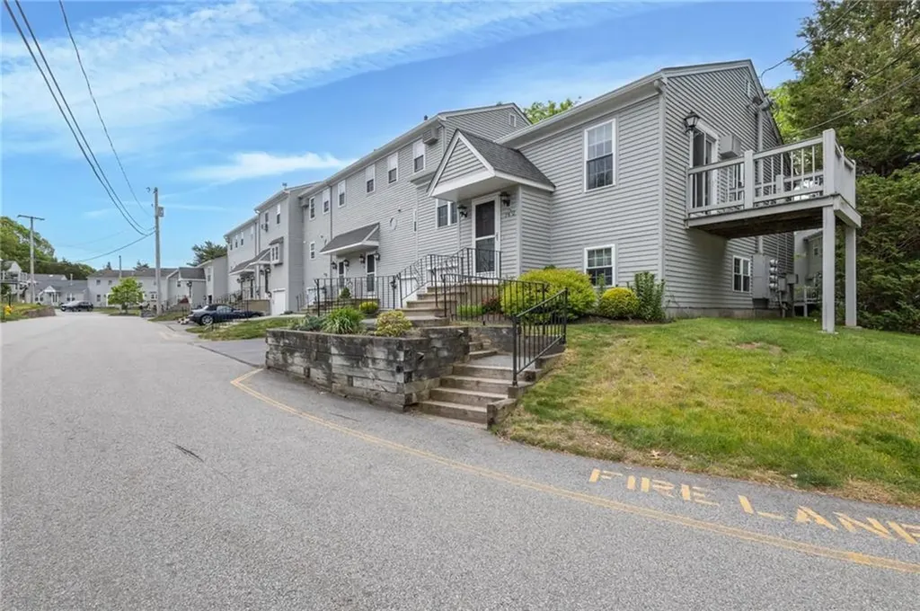 565 Quaker Lane West Warwick RI 02893