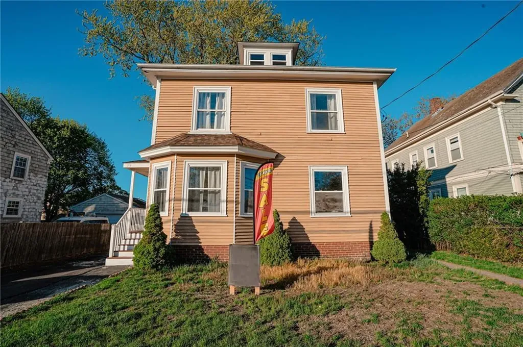 59 Bourne Avenue East Providence RI 02916
