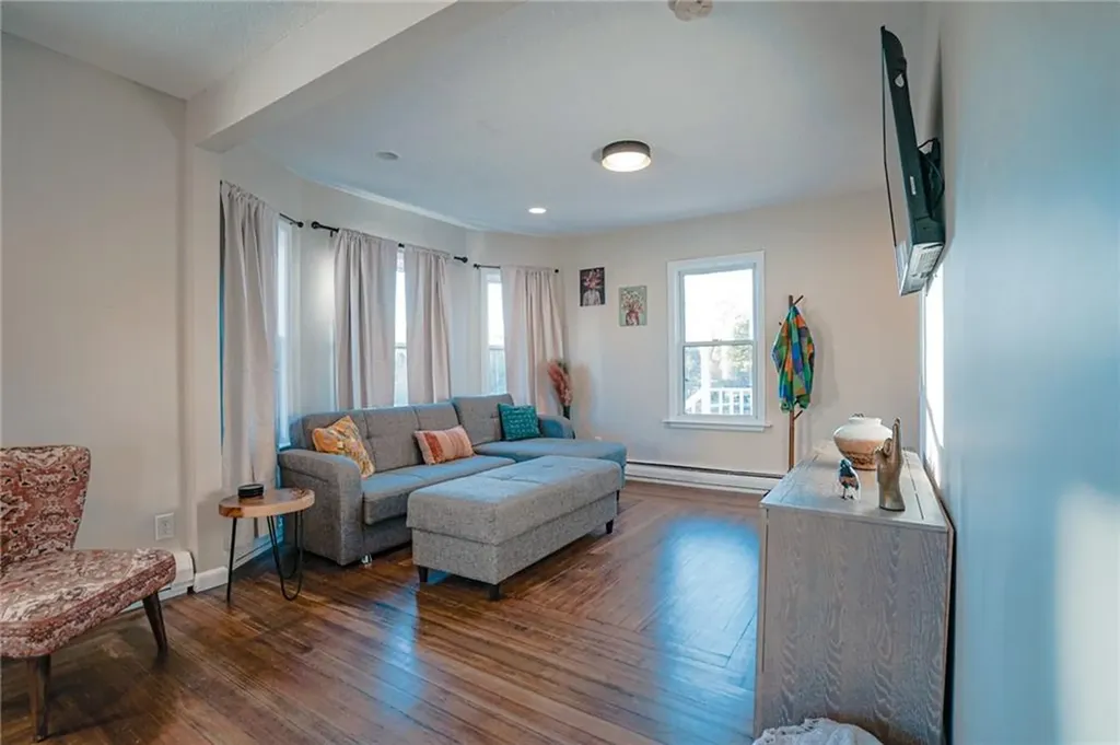 59 Bourne Avenue East Providence RI 02916