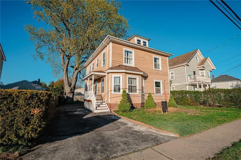 59 Bourne Avenue East Providence RI 02916