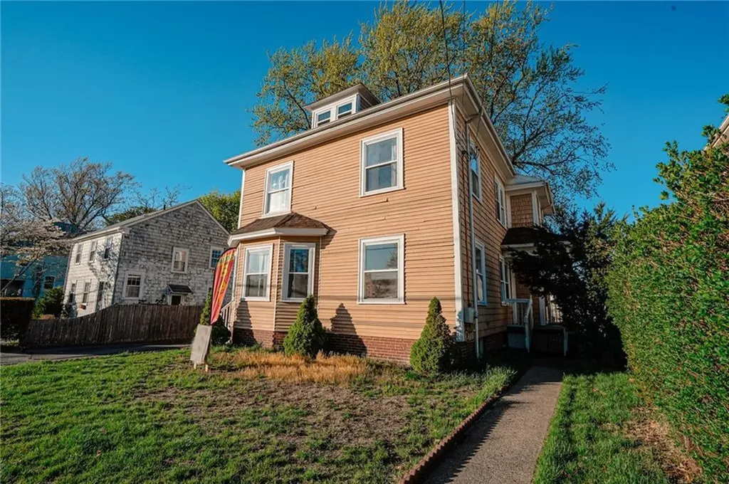 59 Bourne Avenue East Providence RI 02916