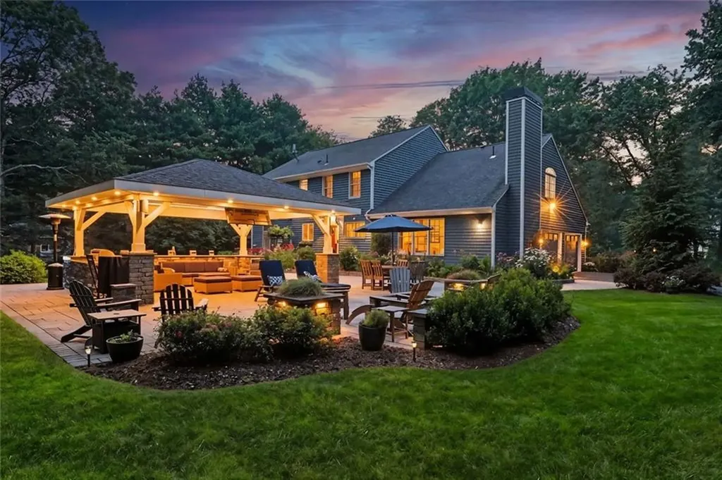 91 Woodridge Drive North Kingstown RI 02874