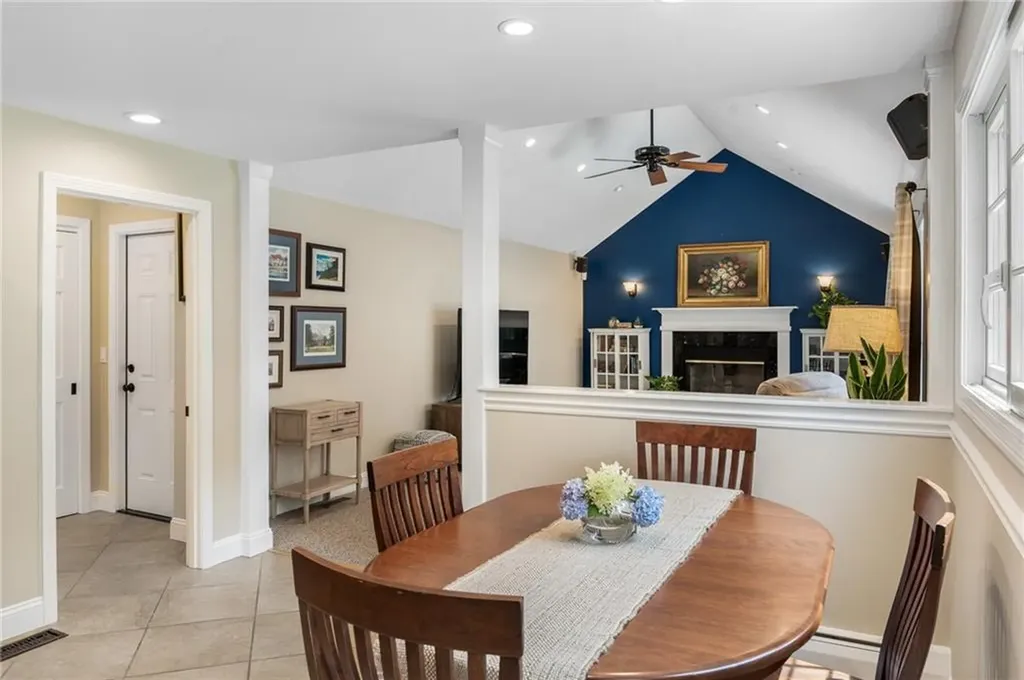 91 Woodridge Drive North Kingstown RI 02874