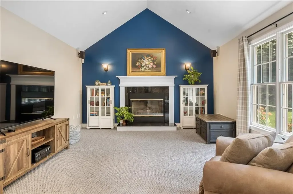 91 Woodridge Drive North Kingstown RI 02874