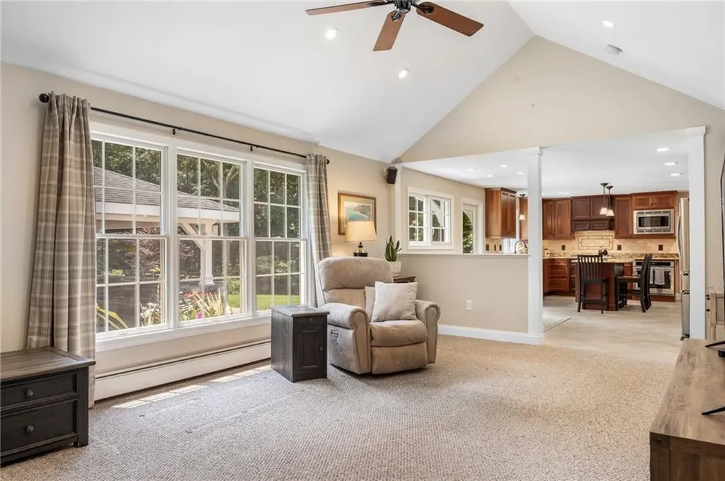 91 Woodridge Drive North Kingstown RI 02874