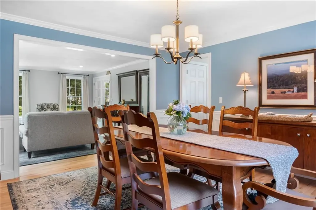 91 Woodridge Drive North Kingstown RI 02874