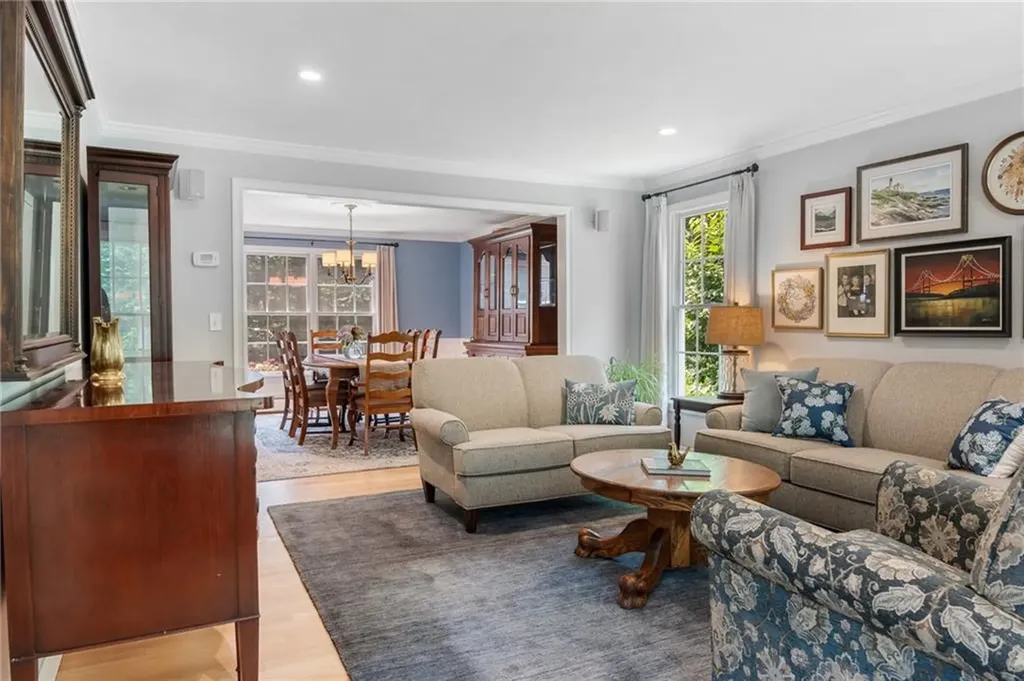 91 Woodridge Drive North Kingstown RI 02874