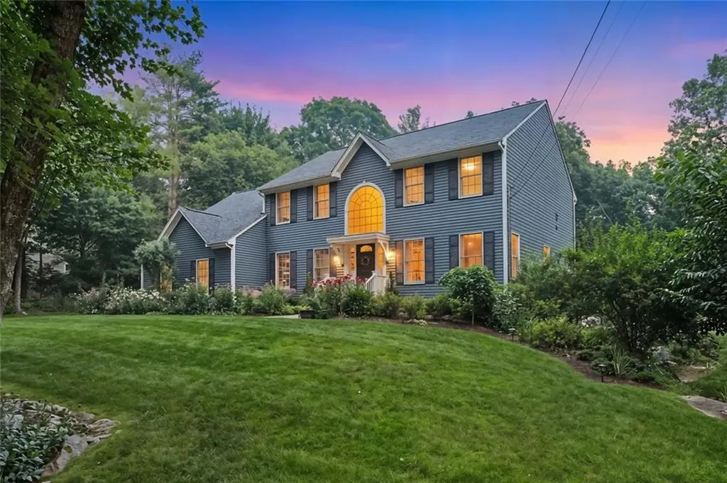 91 Woodridge Drive North Kingstown RI 02874