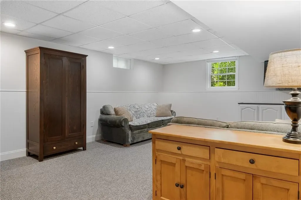 91 Woodridge Drive North Kingstown RI 02874