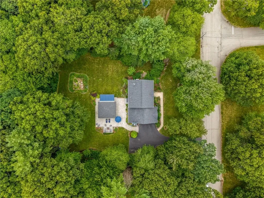 91 Woodridge Drive North Kingstown RI 02874
