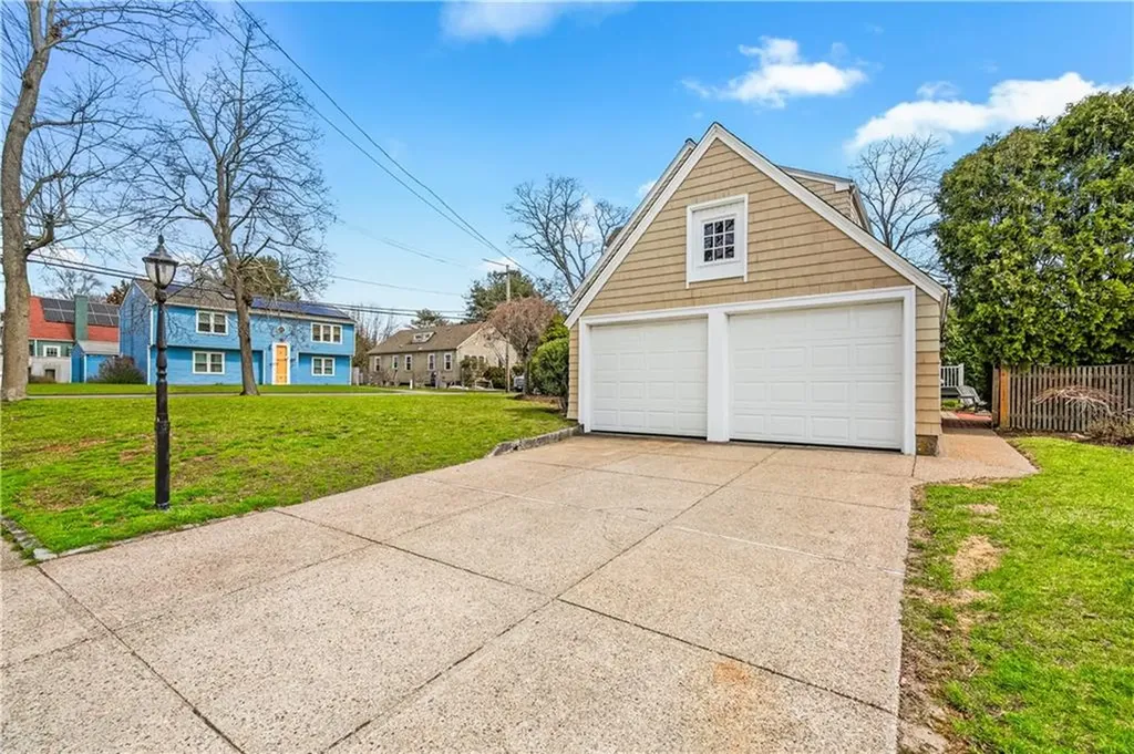46 North Country Club Drive Warwick RI 02888