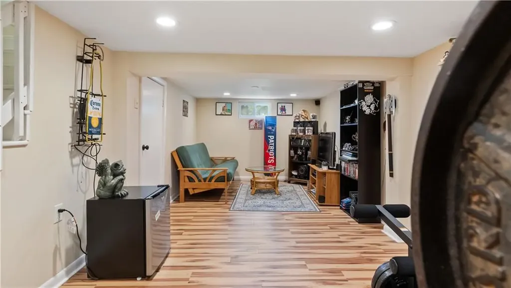 162 Thatcher Street East Providence RI 02916