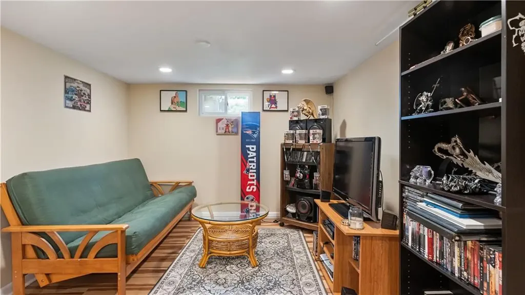 162 Thatcher Street East Providence RI 02916