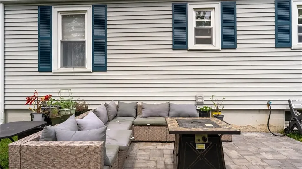 162 Thatcher Street East Providence RI 02916