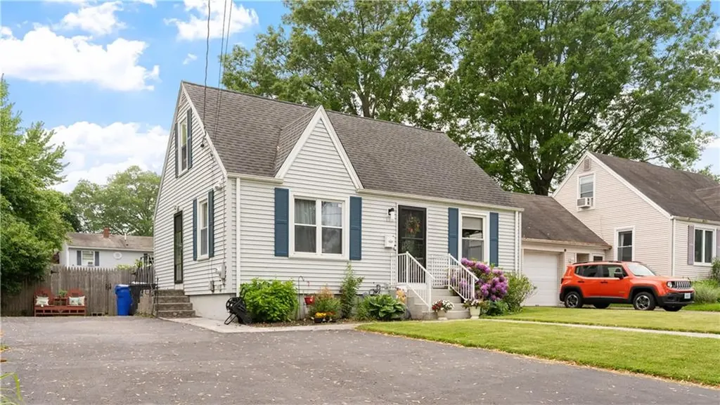 162 Thatcher Street East Providence RI 02916