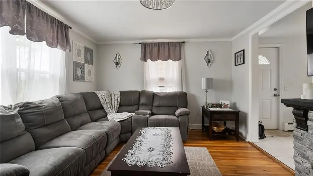 162 Thatcher Street East Providence RI 02916