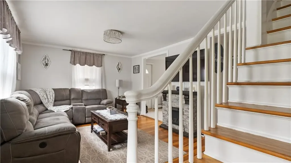 162 Thatcher Street East Providence RI 02916
